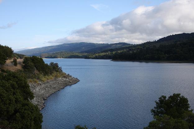 The Crystal Springs Reservoir and Santa Cruz Mountains. Photo by Pargon on Flickr/CC